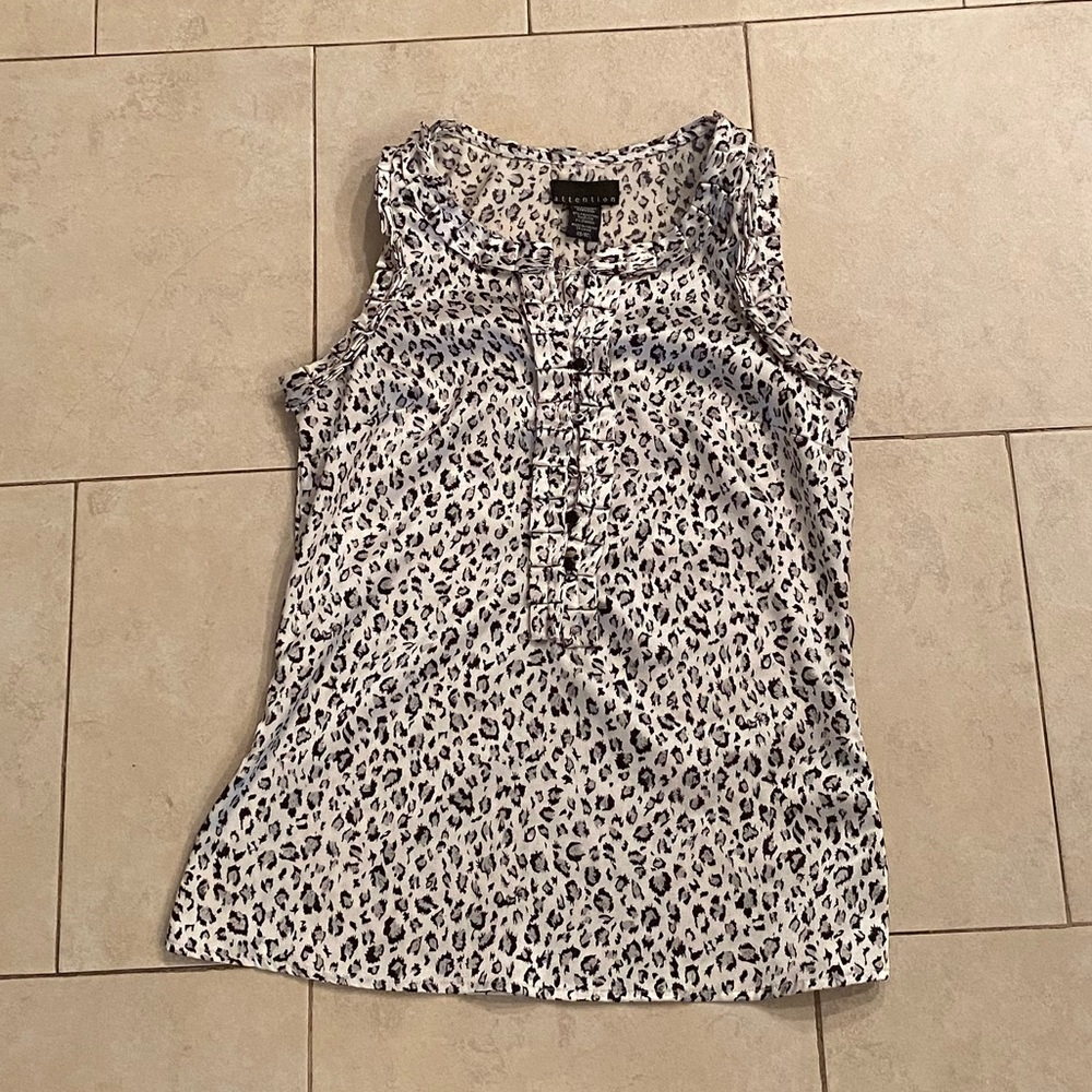 Cute leopard print top